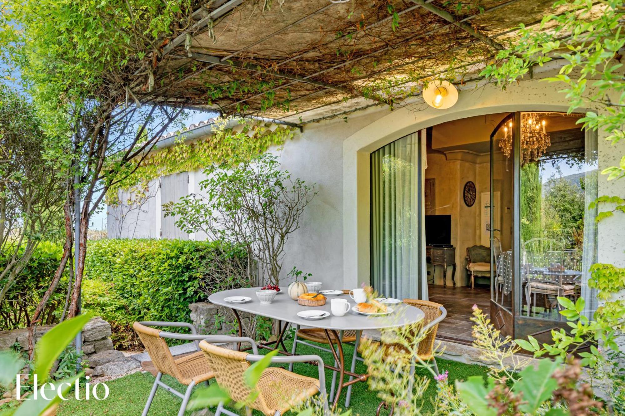 Résidence Les Petitons Oppède Habitación foto