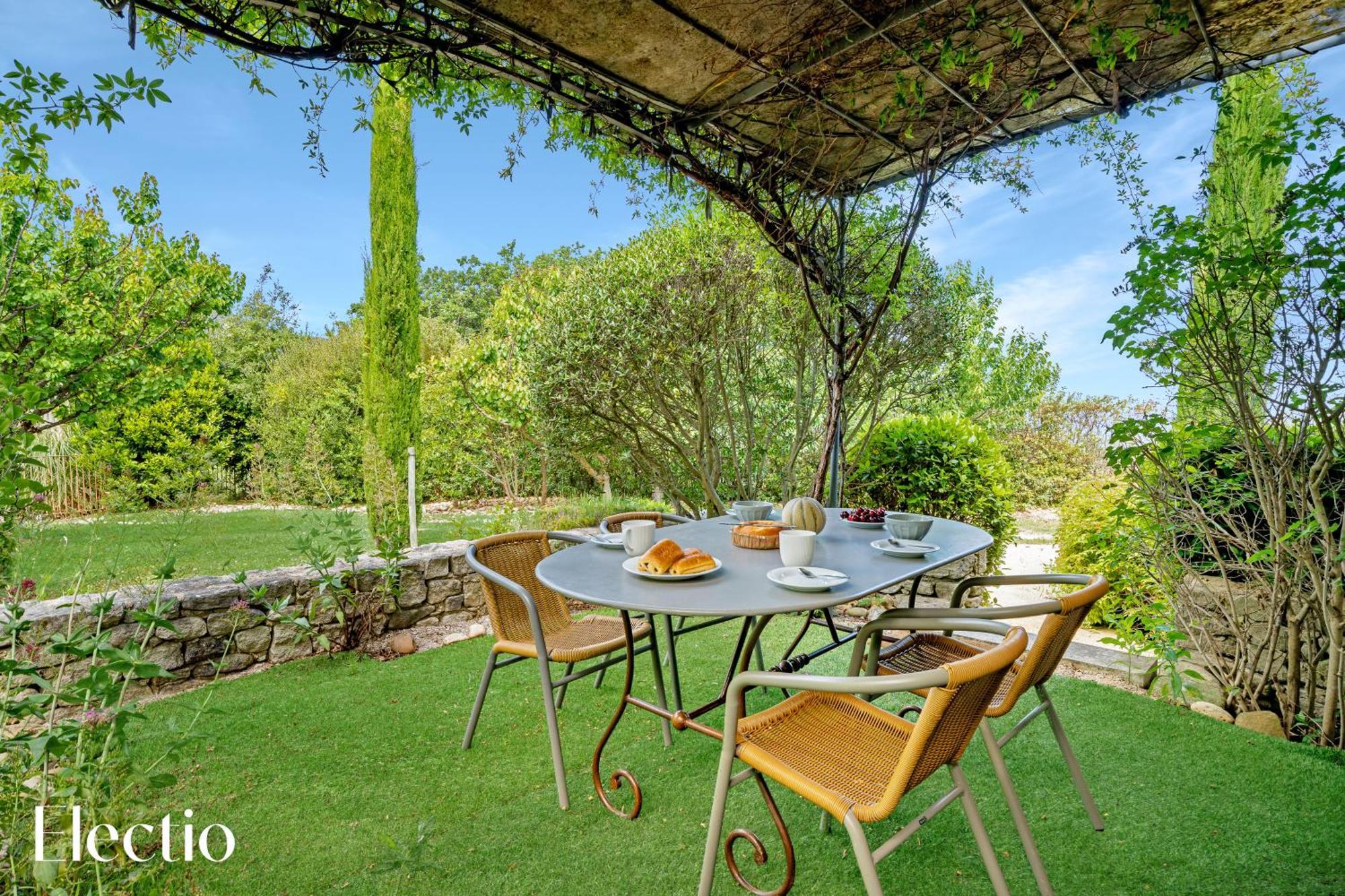 Résidence Les Petitons Oppède Habitación foto